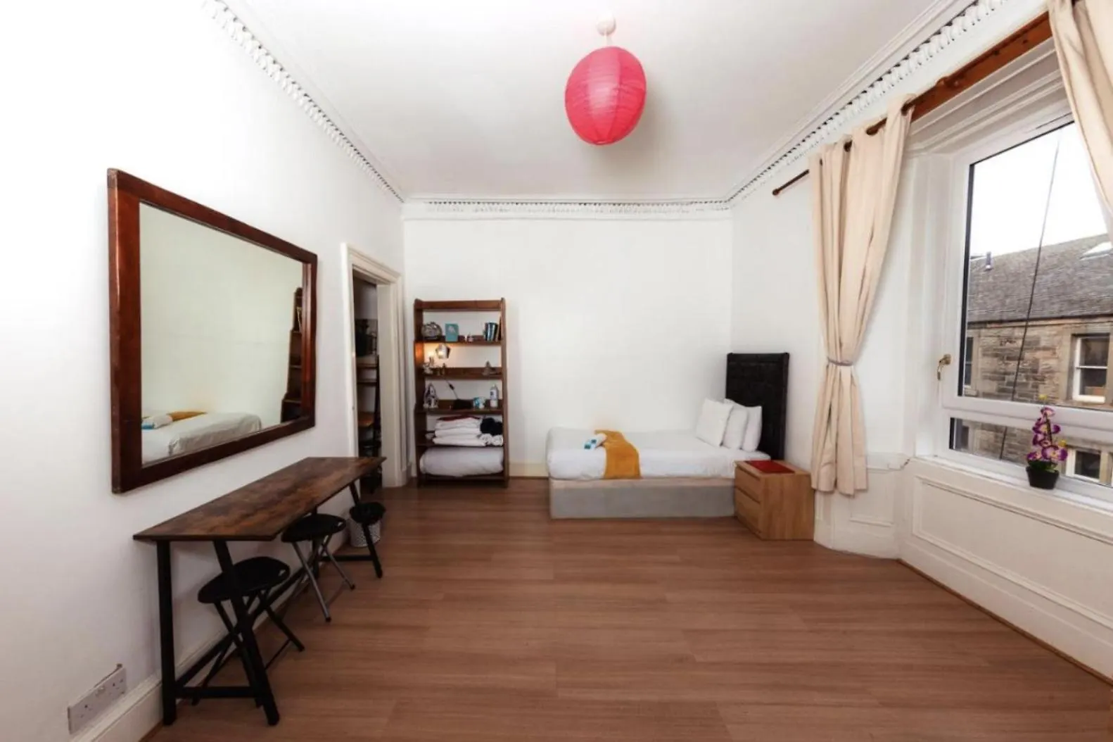 Desirable Edinburgh Apartment - City Centre