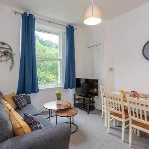 One Bedroom Just A 10 Min Walk From City Center! Edinburgh